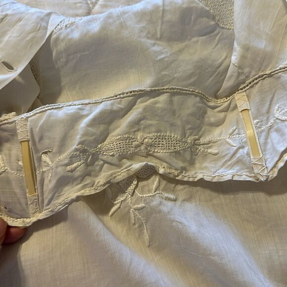 Antique handmade white cotton muslin‎ high neck long sleeve embroidered blouse - Picture 11 of 13
